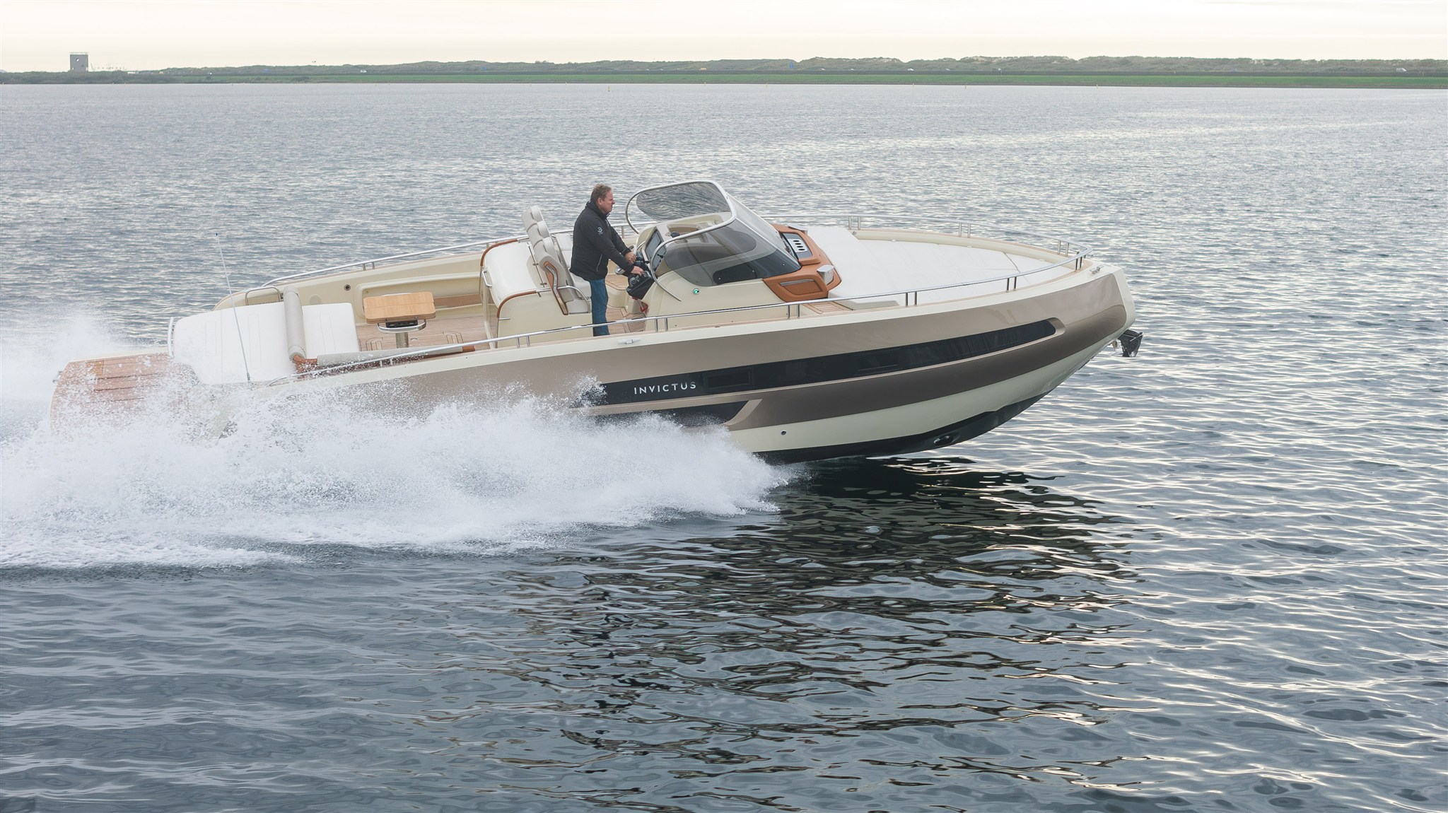 Invictus GT370 header image
