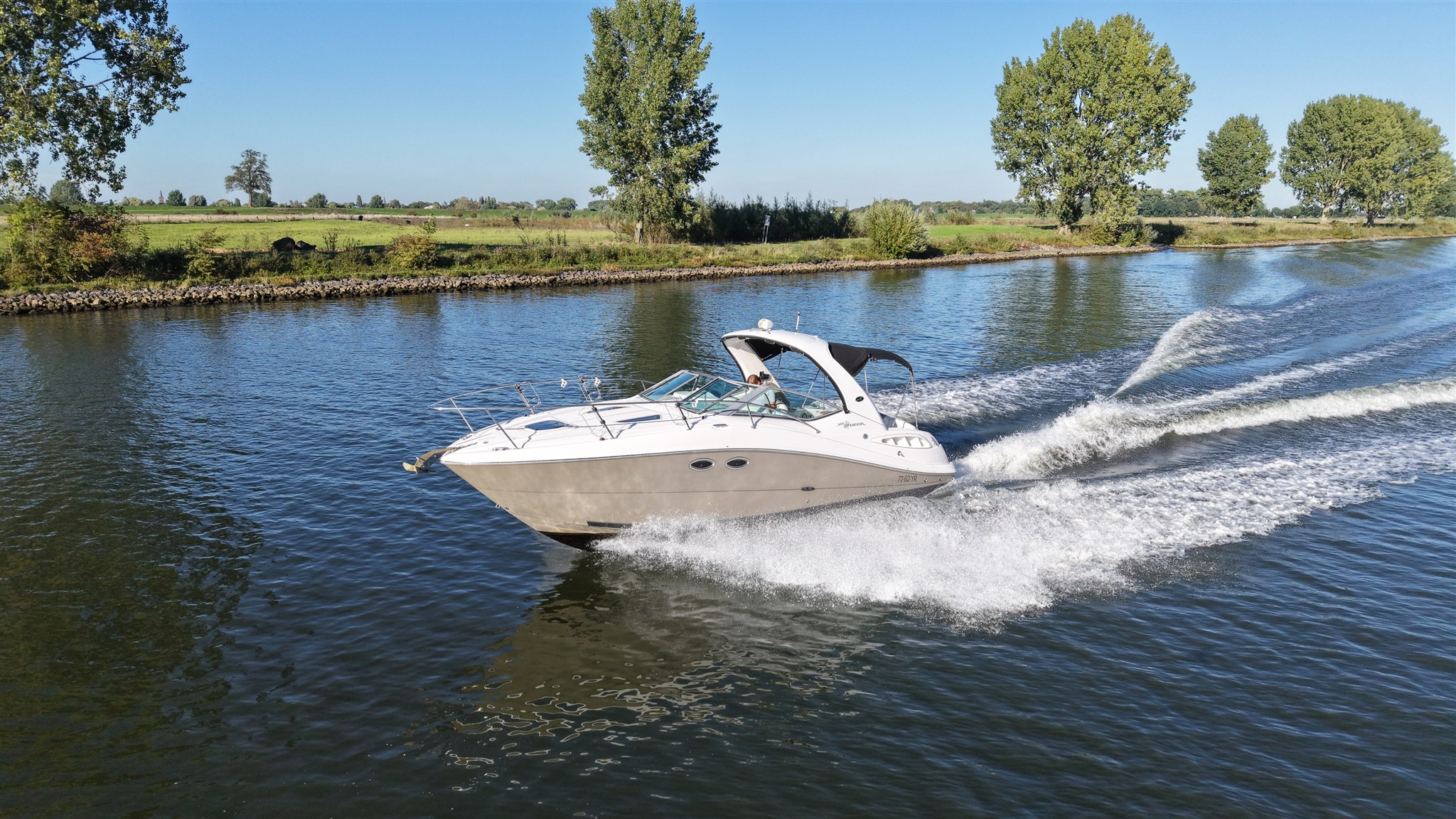 Hoofdafbeelding van de Sea Ray Sundancer 325