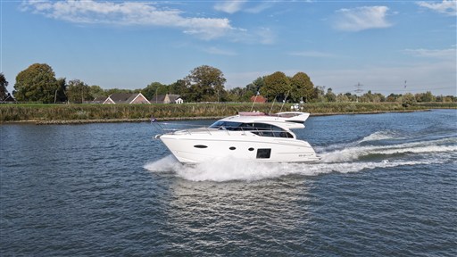 Princess Yachts 52